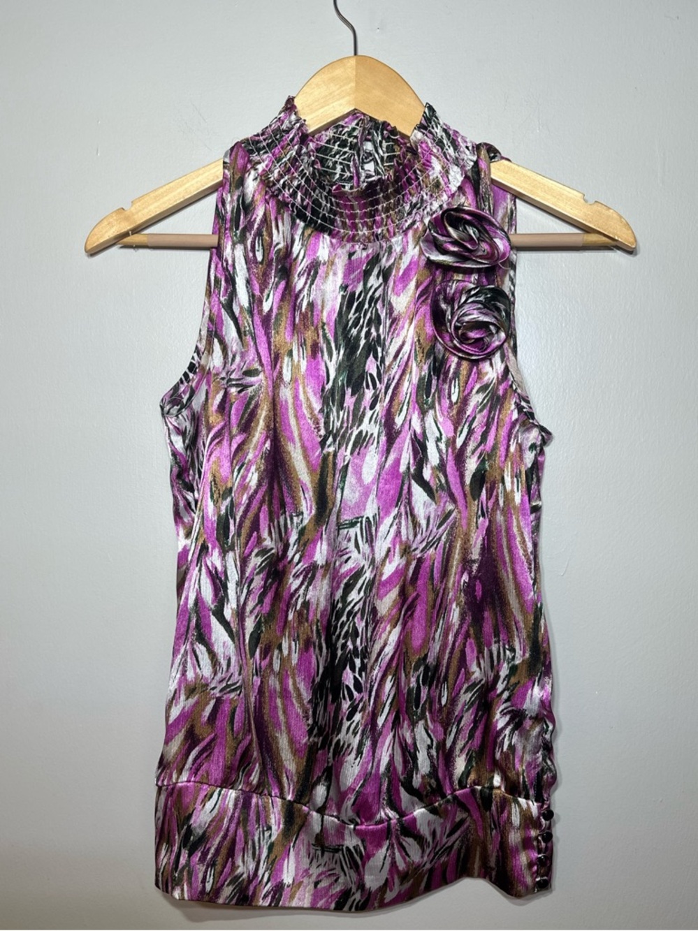 Essentials by Milano Purple Floral Mock Neck Sleeveless satin like Top Y2K small - Picture 1 of 8